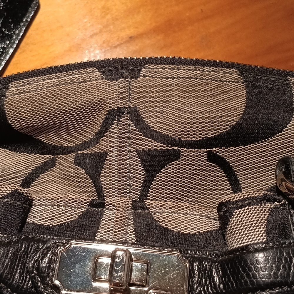 Coach Stylish Black and Tan Women's Bag - Picture 5 of 12